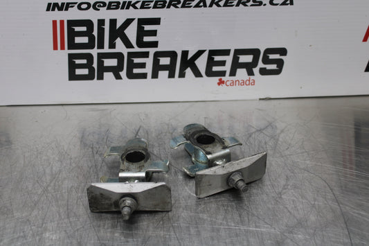 03 SUZUKI SV650S SWINGARM CHAIN TENSIONER ADJUSTMENT BRACKETS BB167