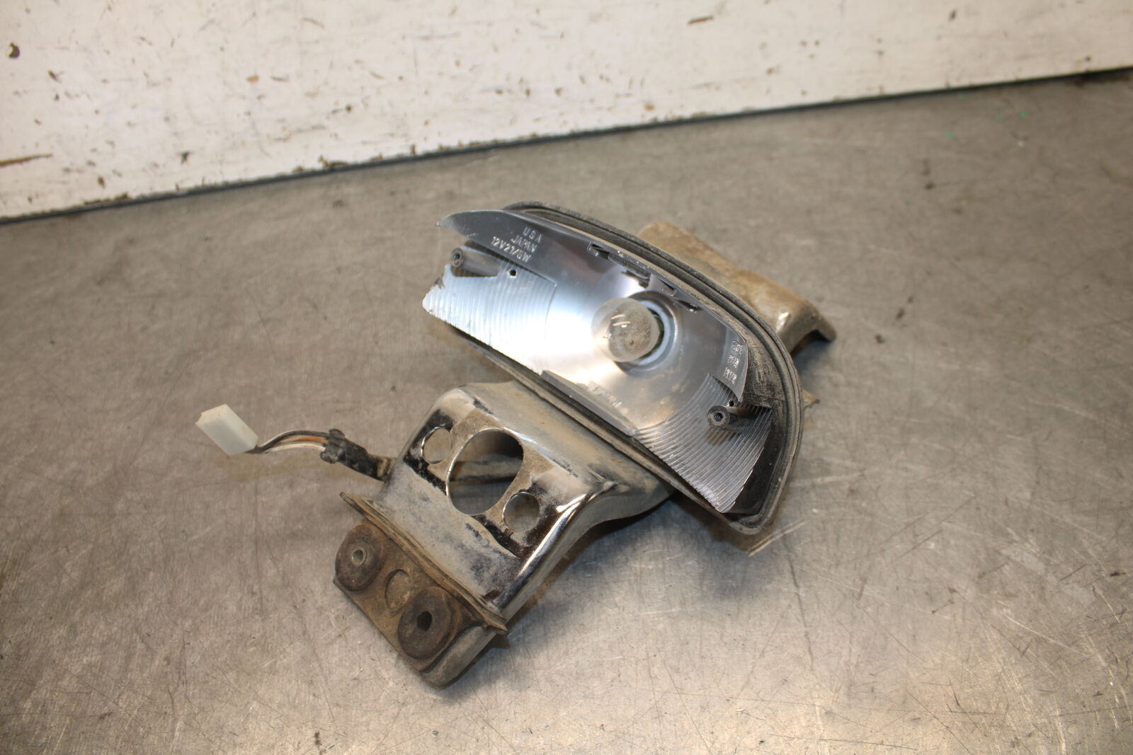 87-03 SUZUKI INTRUDER 1400 VS1400GLP REAR BACK TAIL LIGHT MOUNT BRACKET BB702
