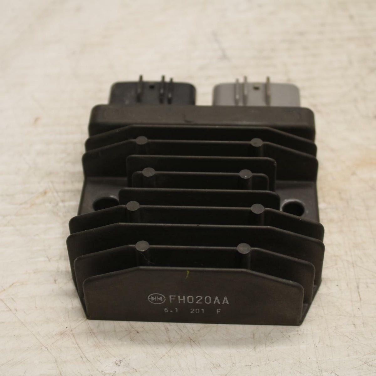 16-21 YAMAHA XSR900 RECTIFIER VOLTAGE REGULATOR BB362