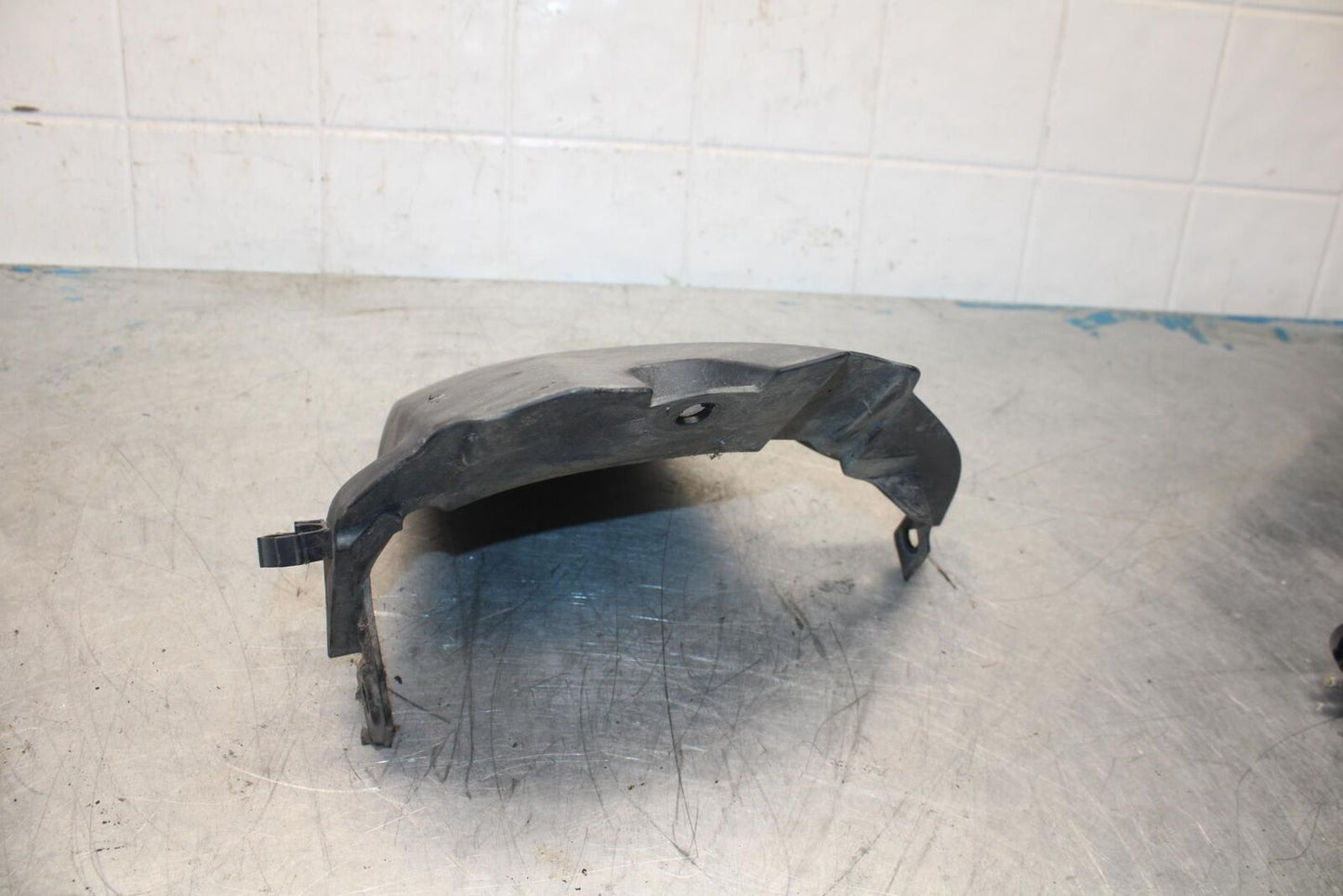 06-07 SUZUKI GSXR750 REAR BACK WHEEL TIRE HUGGER FENDER BB424