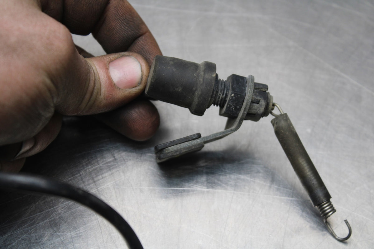 05 YAMAHA YZF R6 REAR BRAKE STOP SWITCH BB858