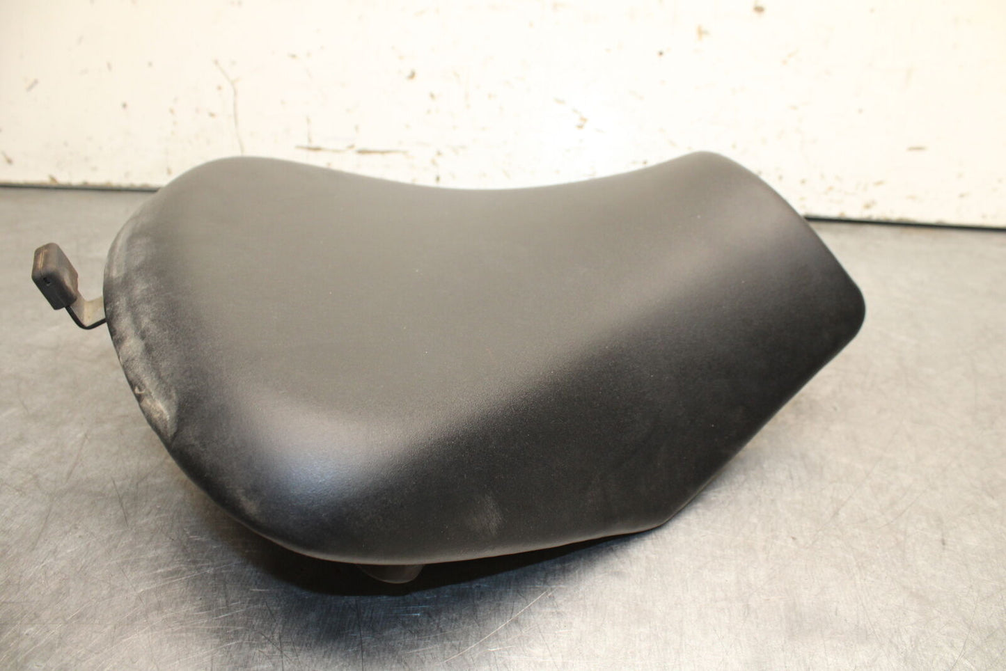 18-24 KAWASAKI NINJA 650 FRONT DRIVERS SEAT PAD SADDLE PILLION BB725