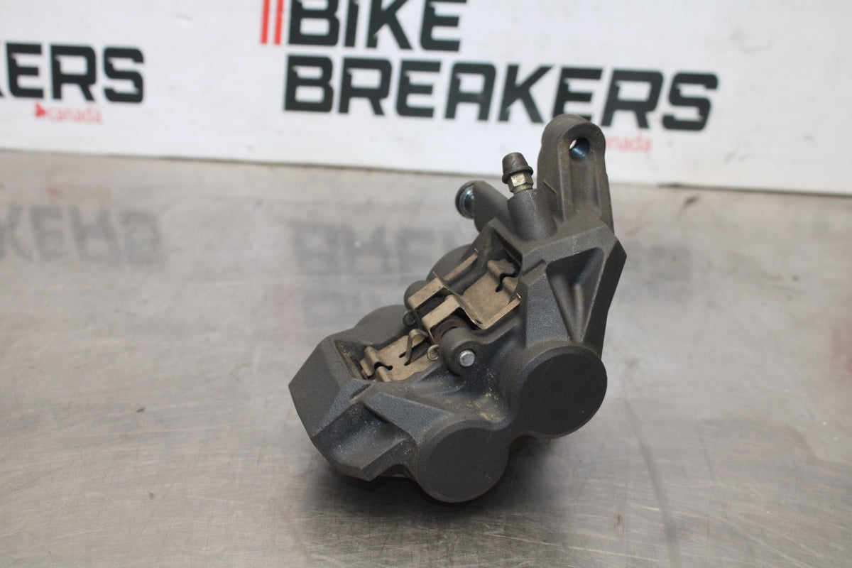 23-24 YAMAHA MT-07 RIGHT LEFT FRONT BRAKE CALIPER SET PAIR CALIPERS BB927