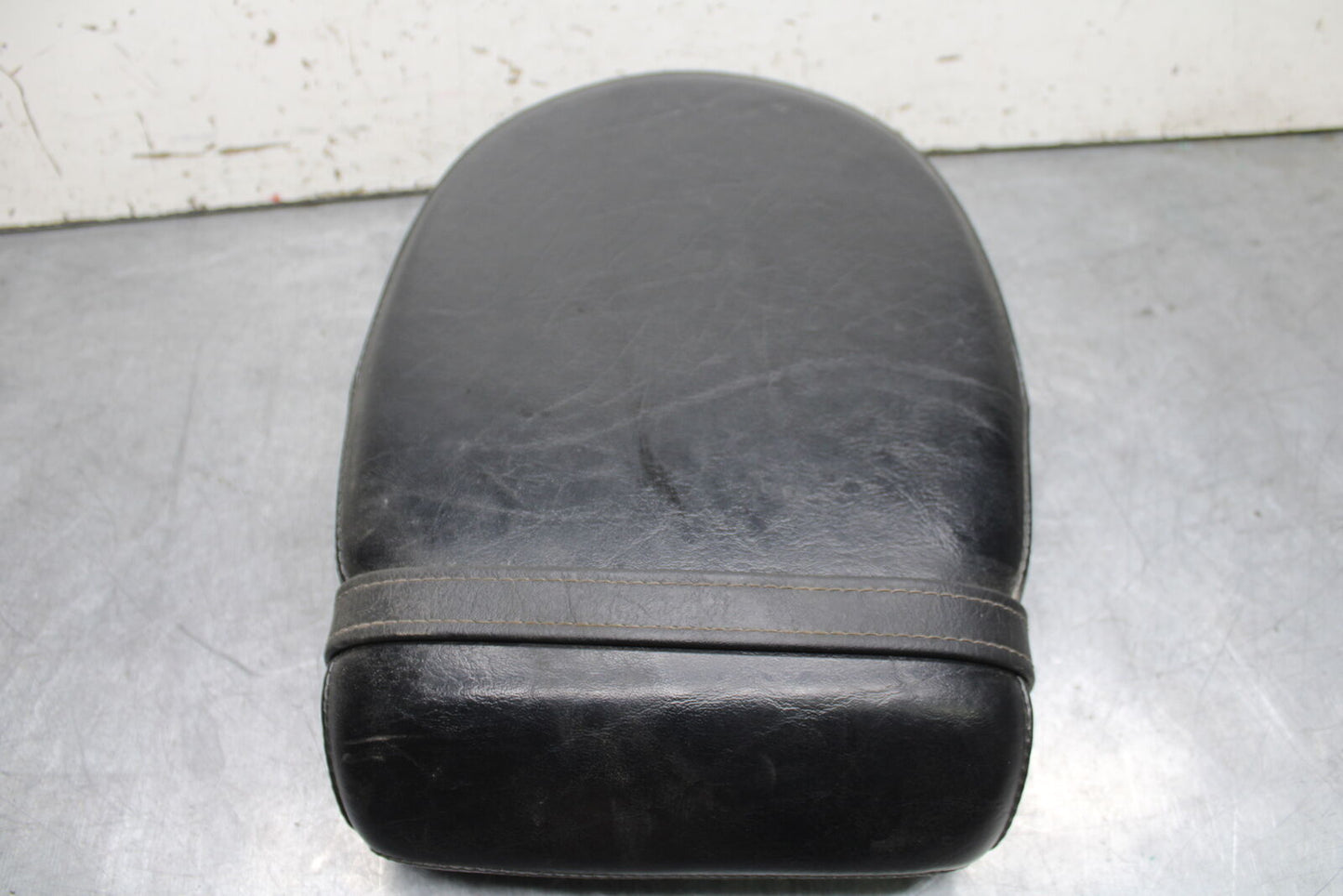 14-15 YAMAHA V STAR 1300 XVS1300CT TOURER REAR BACK PASSENGER SEAT BB722