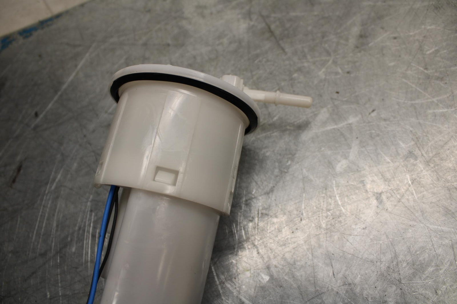 17-21 TRIUMPH STREET TRIPPLE R ABS FUEL PUMP GAS PETROL SENDER UNIT bb452