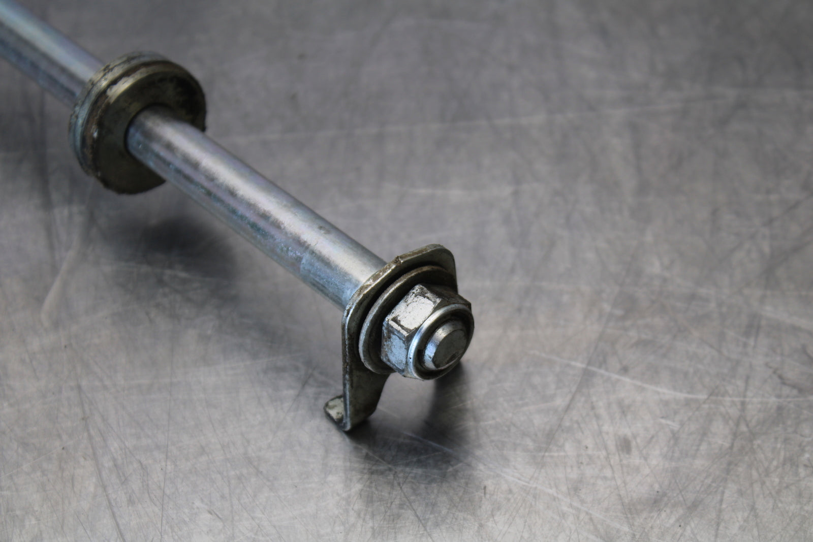 09-15 YAMAHA FZ6R REAR AXLE BACK WHEEL RIM PIVOT BOLT AXEL BB161