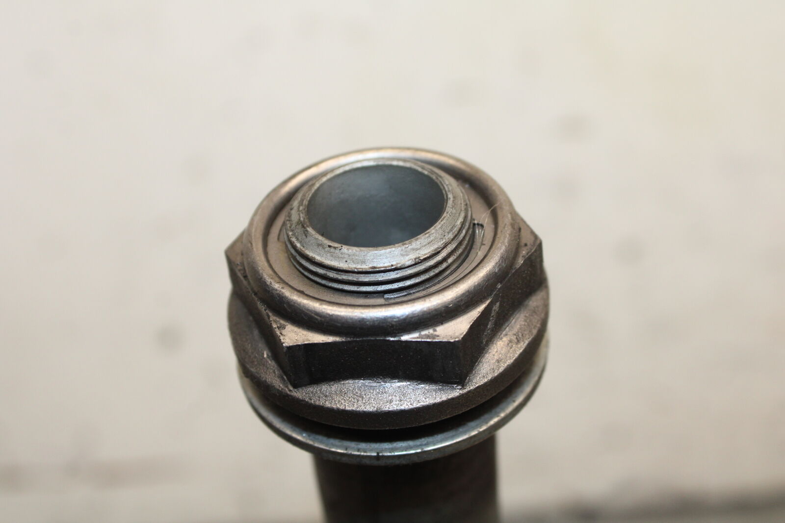 17-21 HONDA CBR1000RR SP REAR AXLE BACK WHEEL RIM PIVOT BOLT AXEL BB681