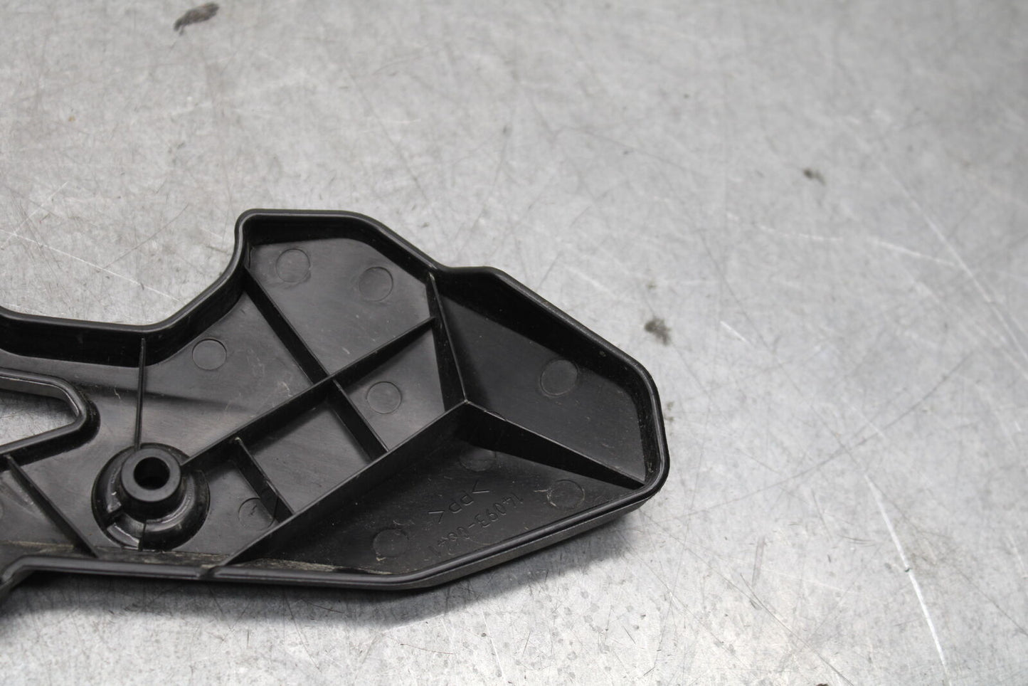 18-23 KAWASAKI NINJA 400 RIGHT LOWER FRAME COVER FAIRING COWL BB660