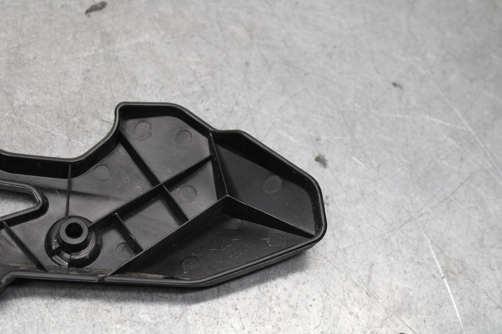 18-23 KAWASAKI NINJA 400 RIGHT LOWER FRAME COVER FAIRING COWL BB660