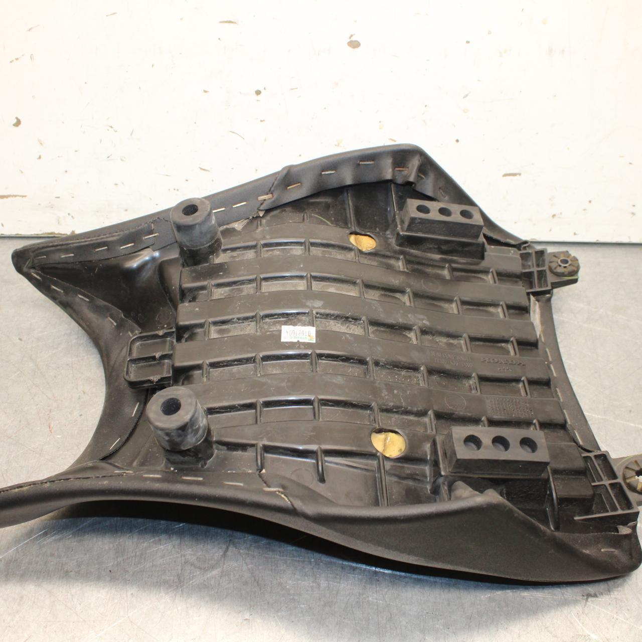 15-18 HONDA CB300FA FRONT DRIVERS SEAT PAD SADDLE PILLION BB646