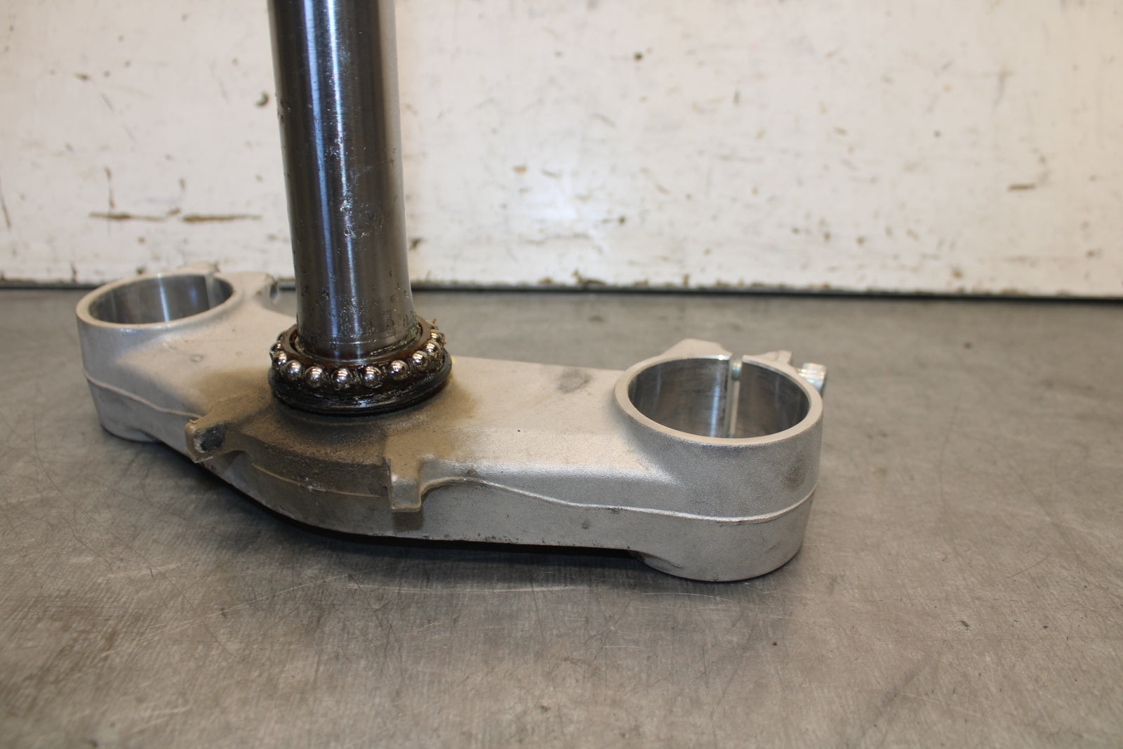 19-23 KAWASAKI NINJA ZX6R FRONT FORKS CLAMP LOWER TRIPLE TREE STEM BB701