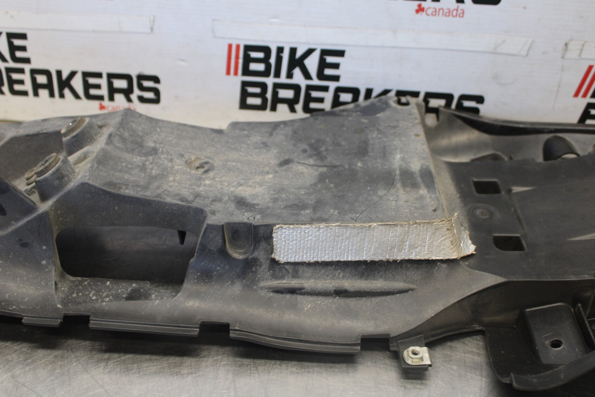 07-08 KAWASAKI NINJA ZX6R REAR BACK TAIL UNDERTAIL BATTERY TRAY PLASTIC BB937