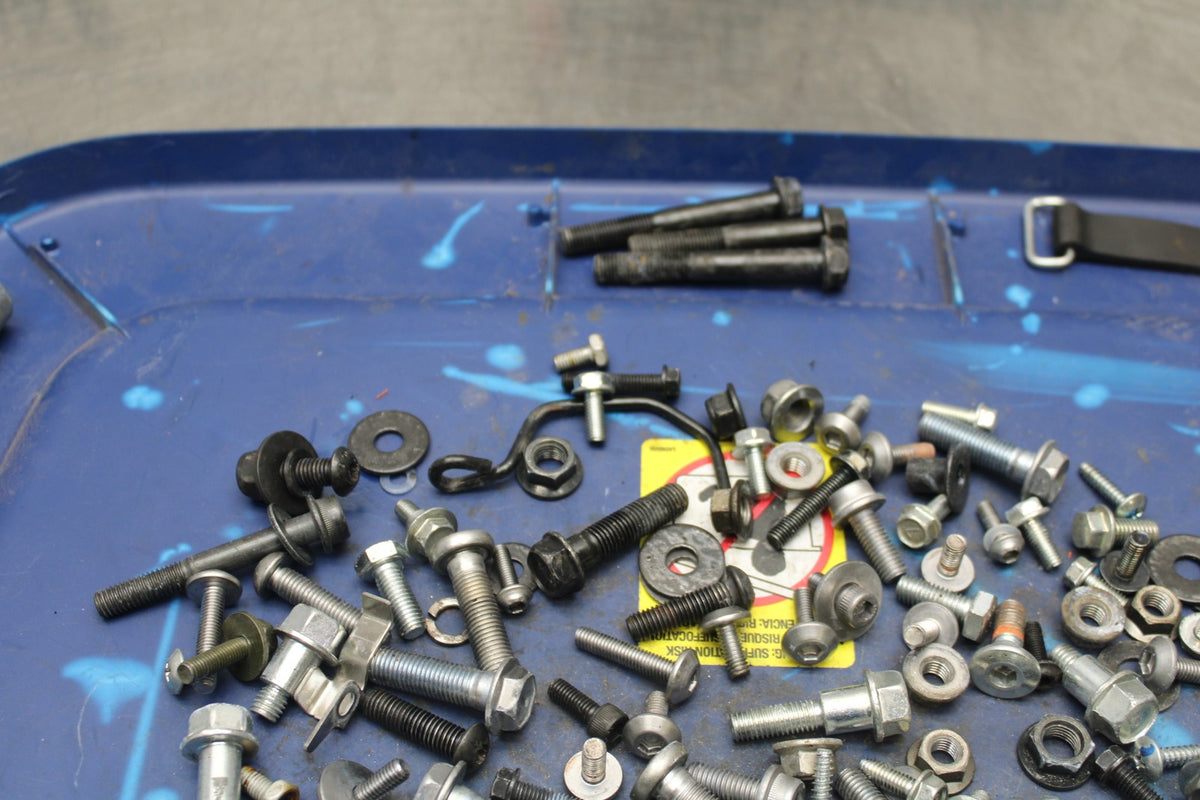 22 KAWASAKI NINJA 1000SX MOUNTING BOLTS HARDWARE MOTOR SCREWS BB780