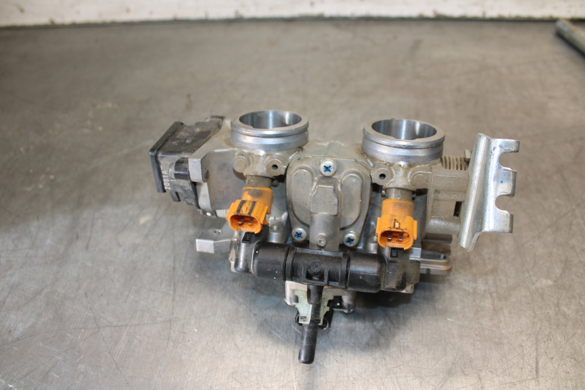 13-15 HONDA CBR500R MAIN FUEL INJECTORS / THROTTLE BODIES 16400-MGZ-A02 BB704
