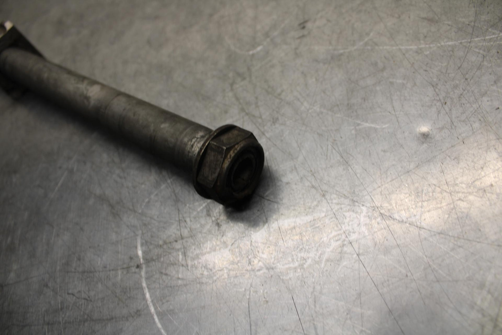06-07 HONDA CBR1000RR REAR AXLE WHEEL RIM PIVOT BOLT AXEL 42301-MEL-000 BB99