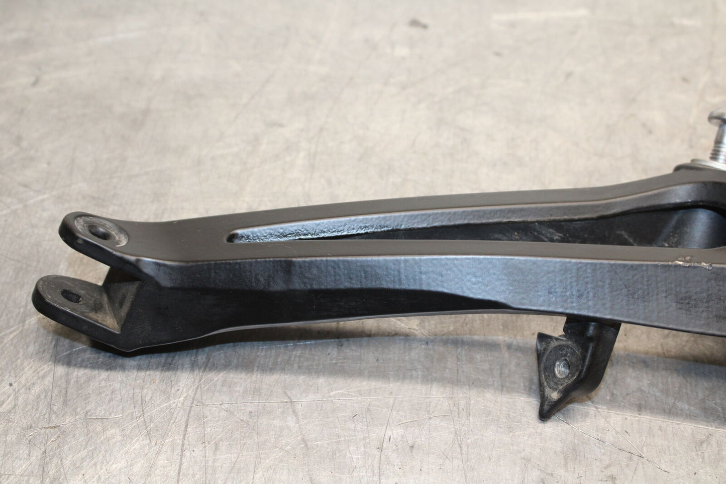 09-14 YAMAHA YZF R1 RIGHT REAR BACK PASSENGER PEG BB118
