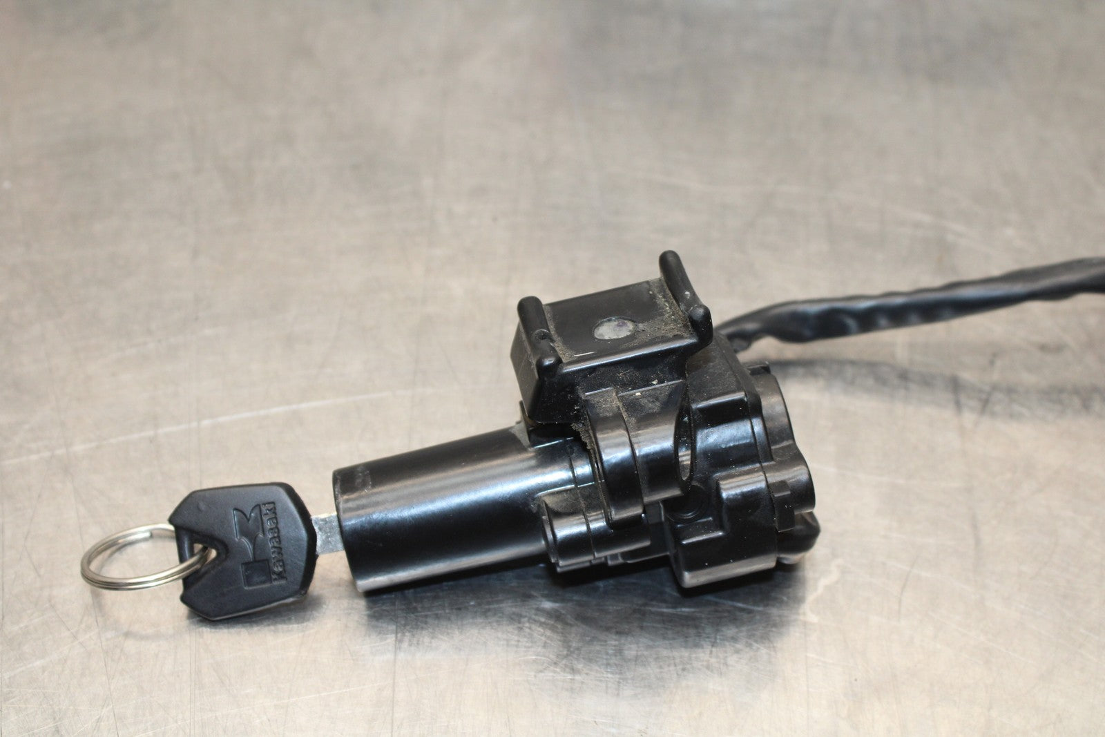 13-17 KAWASAKI NINJA 300 EX300 ABS IGNITION LOCK KEY SET GAS CAP AND SEAT  BB187