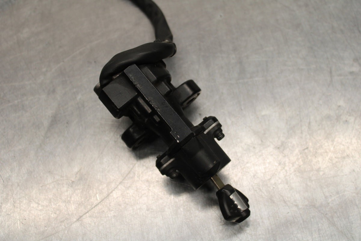 09 SUZUKI GSXR600 IGNITION LOCK KEY SET W/ GAS CAP BB759