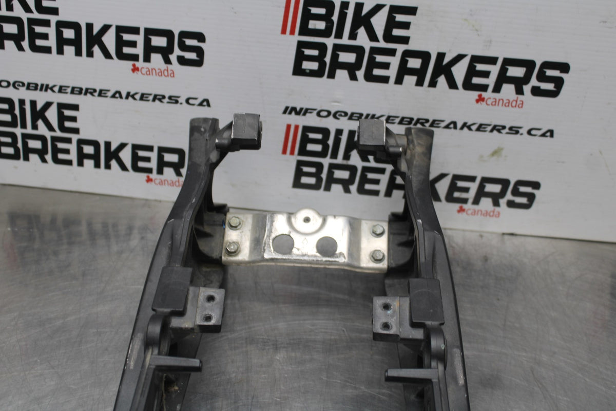 06-07 SUZUKI GSXR 600 REAR SUBFRAME BACK SUB FRAME BB845
