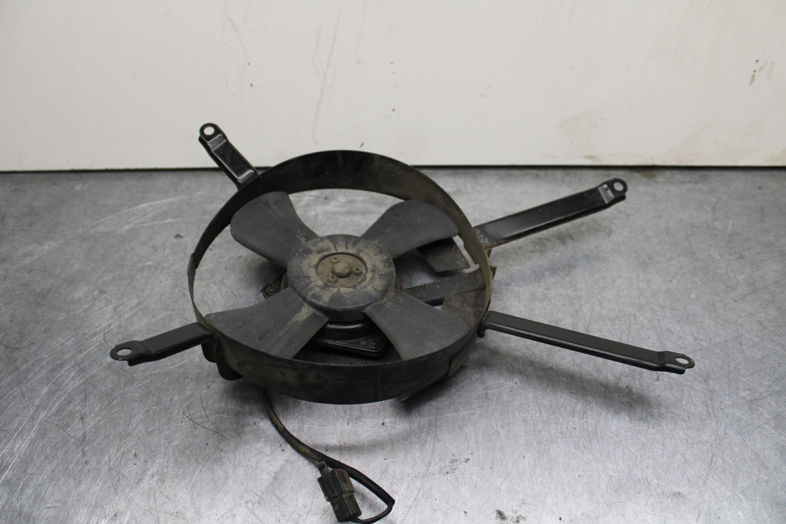 93-94 KAWASAKI NINJA ZX7R ENGINE RADIATOR COOLING FAN BB122