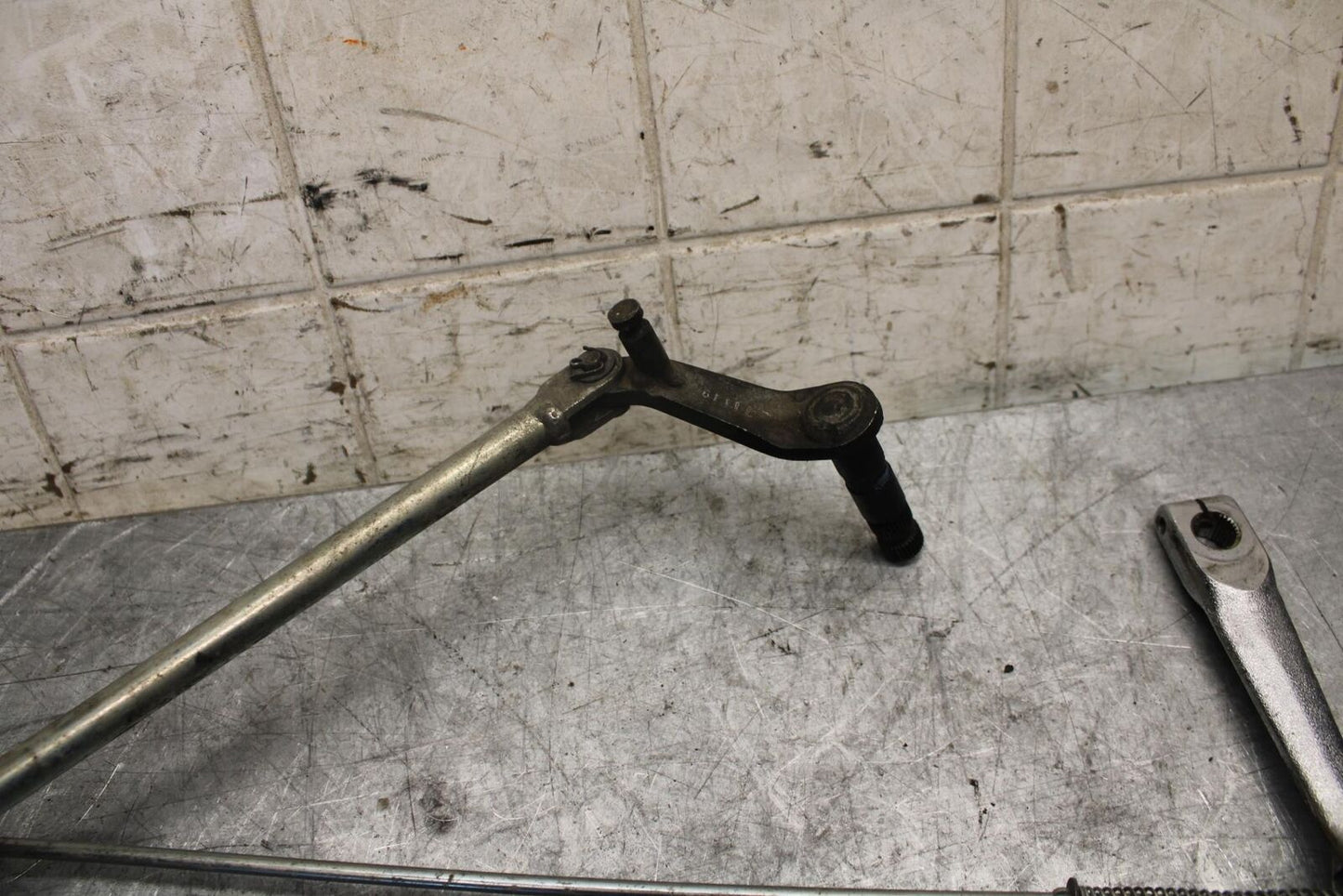 2007 Suzuki Boulevard M50B REAR BACK BRAKE TORQUE ROD SHAFT BAR BB537