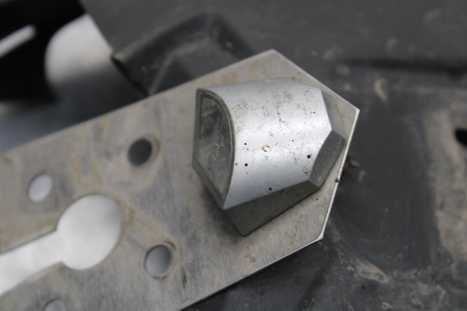 2011 Kawasaki Ninja ZX6R ZX600R LICENSE PLATE LIGHT BB587