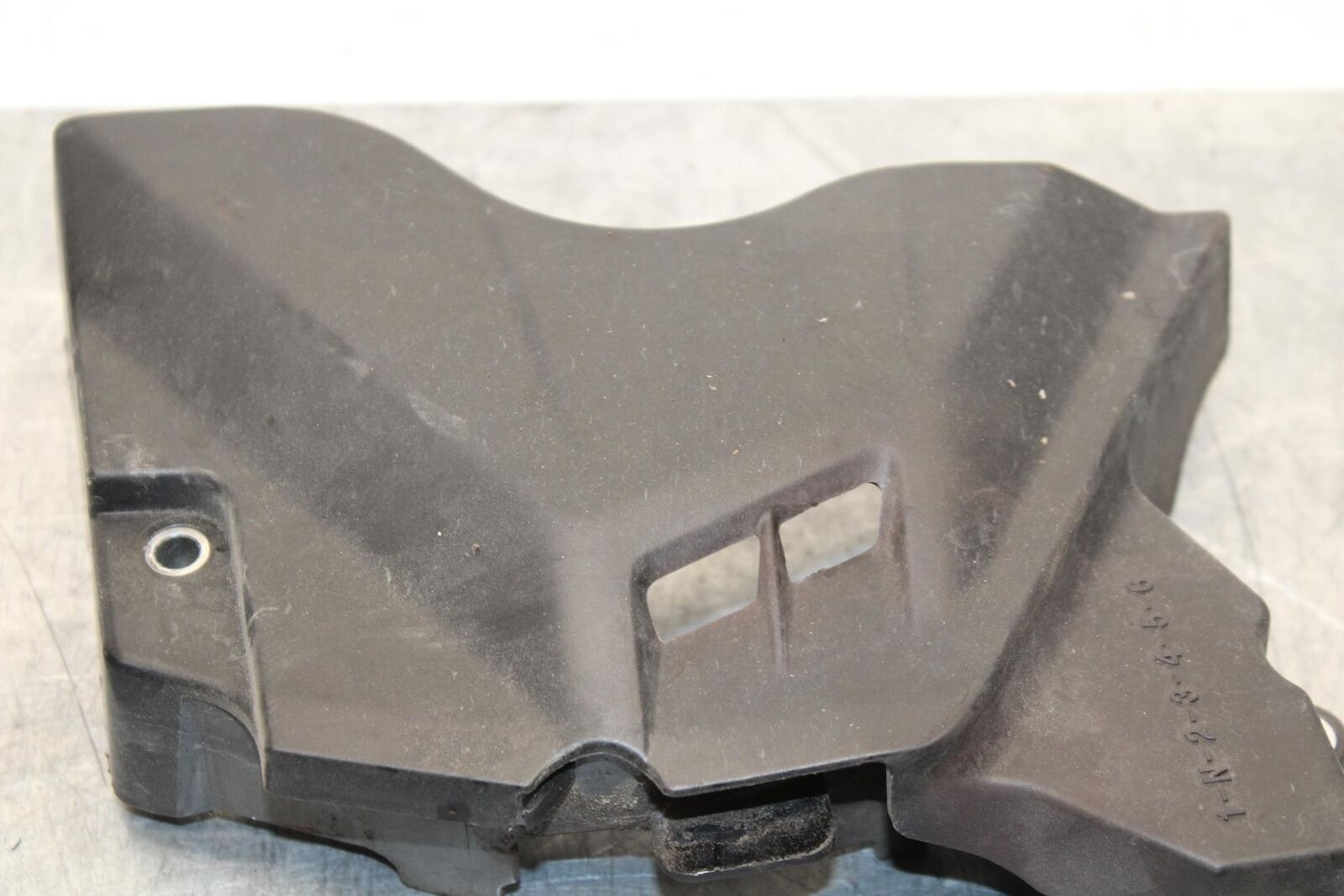 19-21 YAMAHA YZF R3 ENGINE SPROCKET COVER BB588