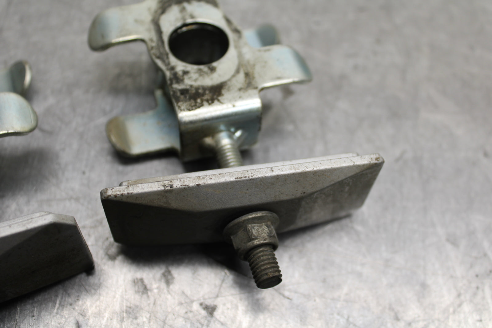03 SUZUKI SV650S SWINGARM CHAIN TENSIONER ADJUSTMENT BRACKETS  BB130