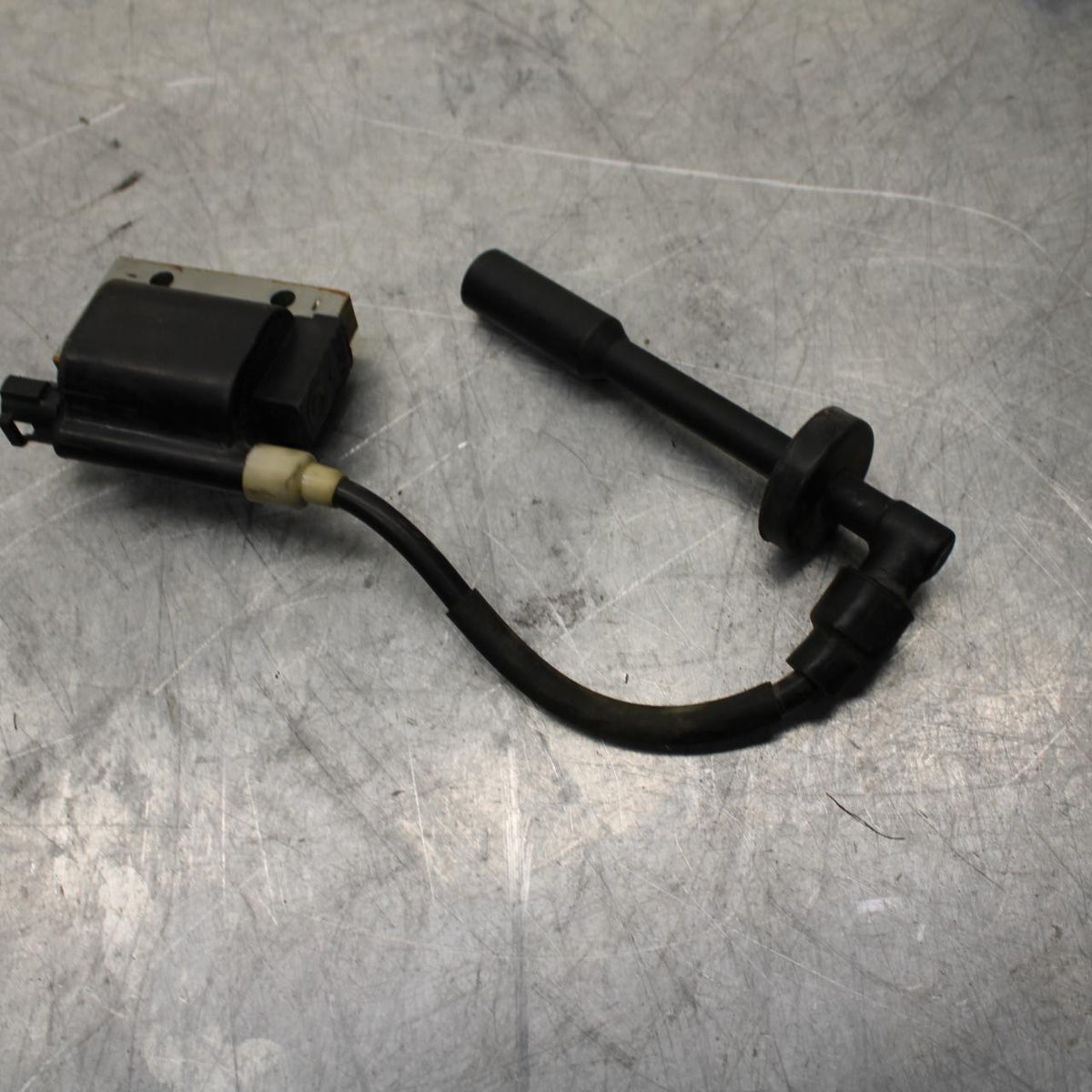 18 KTM RC 390 IGNITION COIL SPARK PLUG CAP  BB442