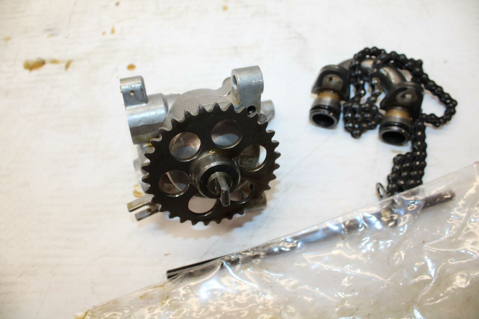 05 YAMAHA YZF R6S ENGINE MOTOR OIL PUMP BB234