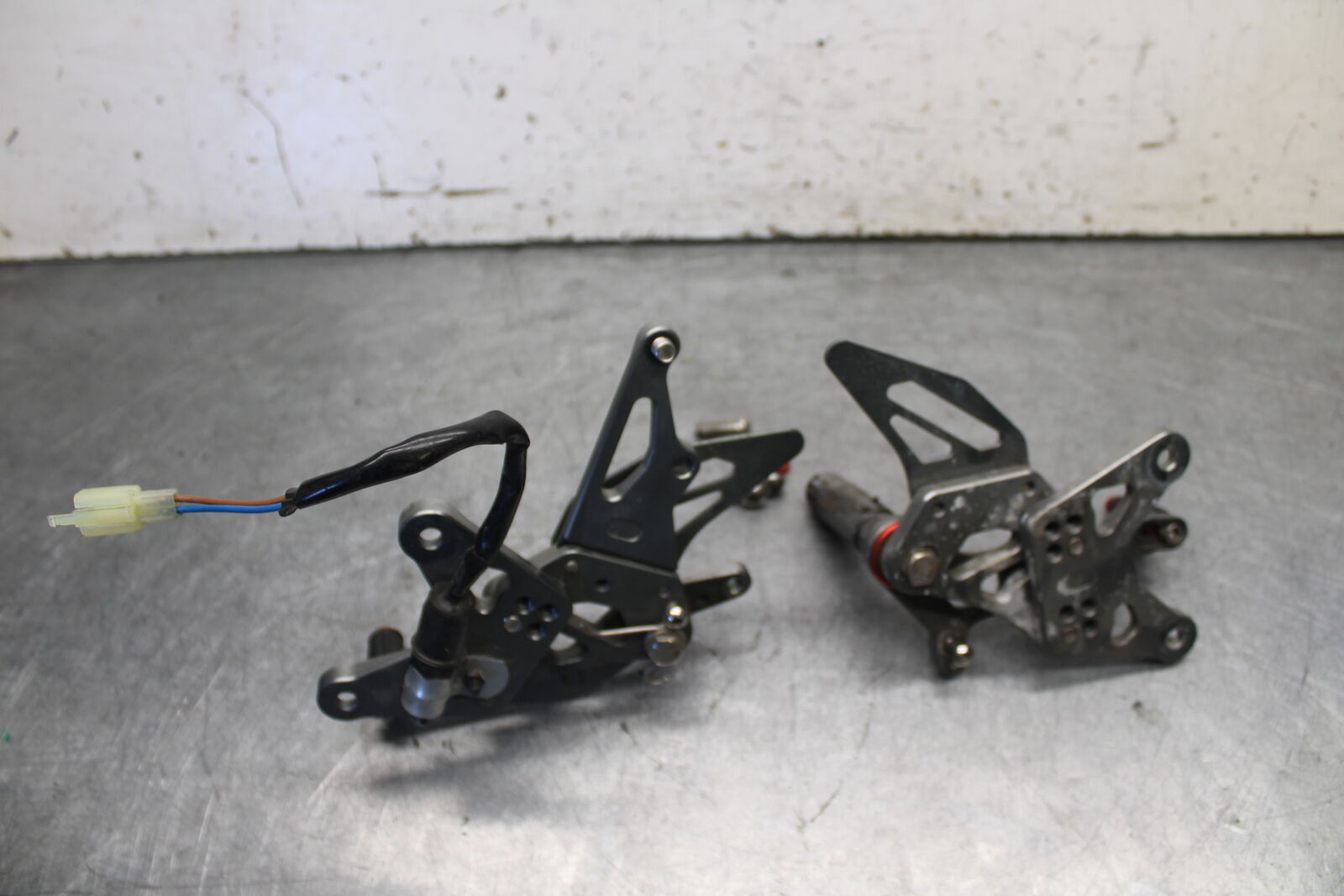 09-12 KAWASAKI NINJA ZX6R RIGHT LEFT REARSETS REAR SET DRIVER FOOT PEGS  BB698