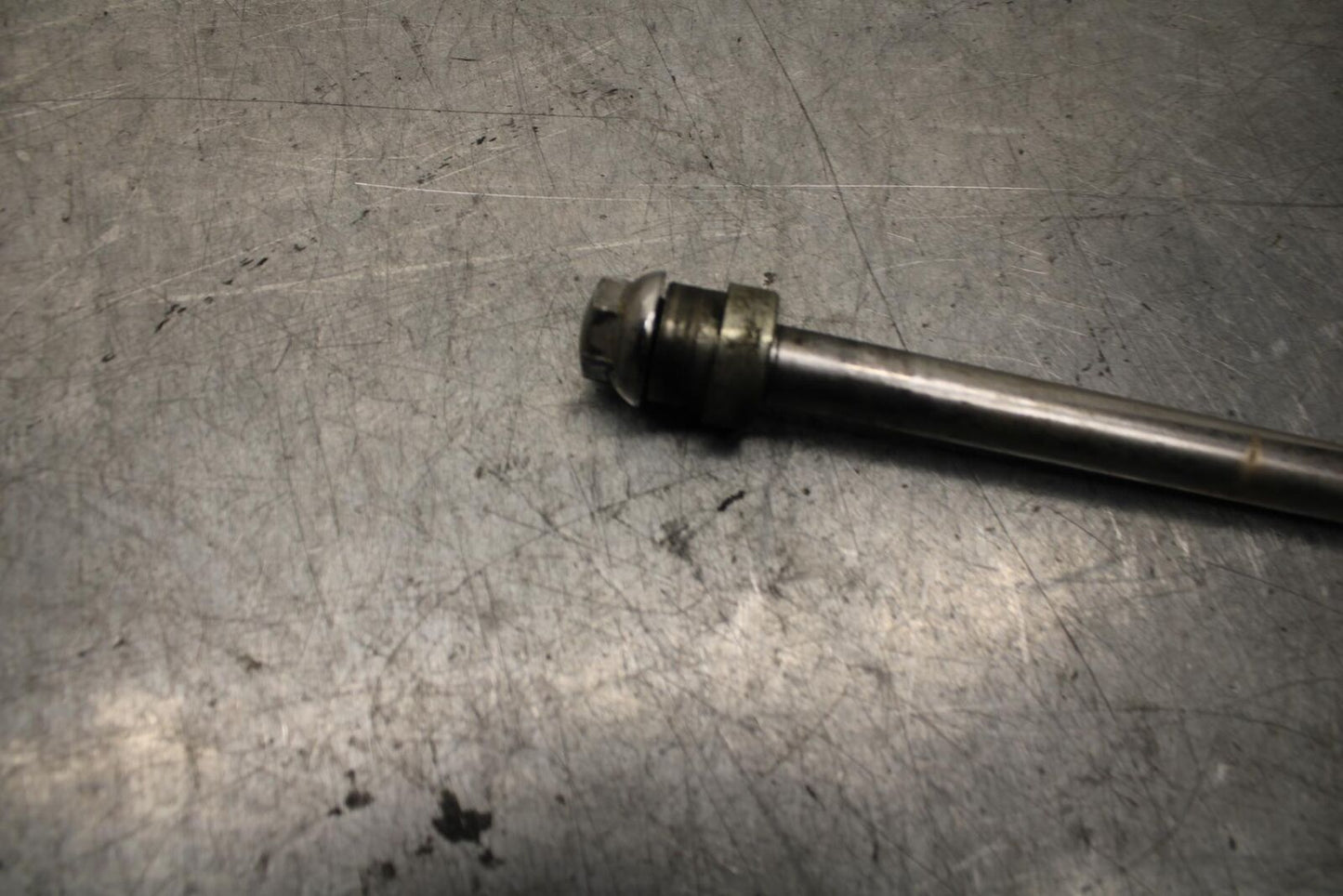 89-90 YAMAHA FZR600 FRONT WHEEL RIM AXLE PIVOT BOLT 42X-25181-00-00 BB76