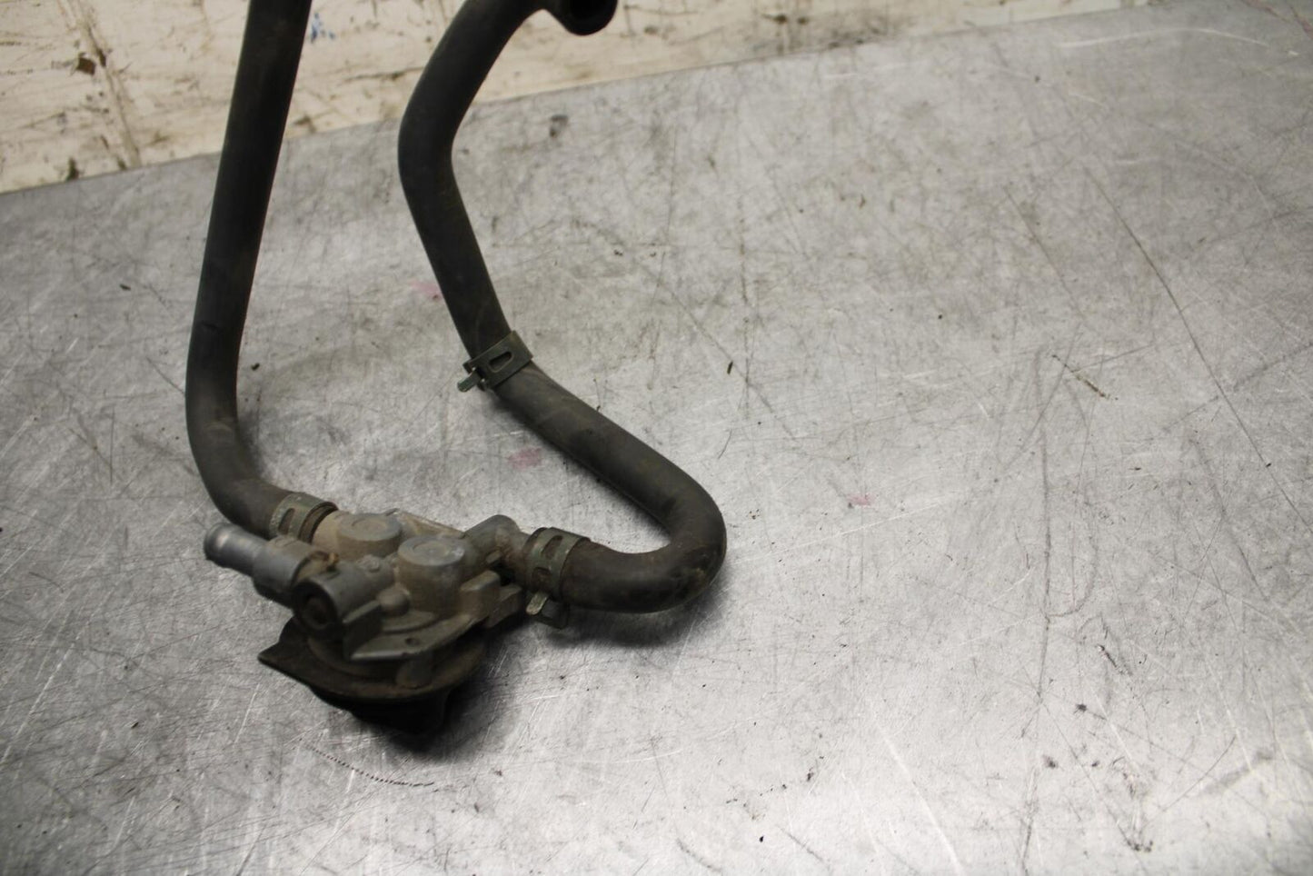 2001 Kawasaki Ninja ZX6 ZX600E FUEL GAS TANK PETCOCK SHUT ON OFF VALVE BB547