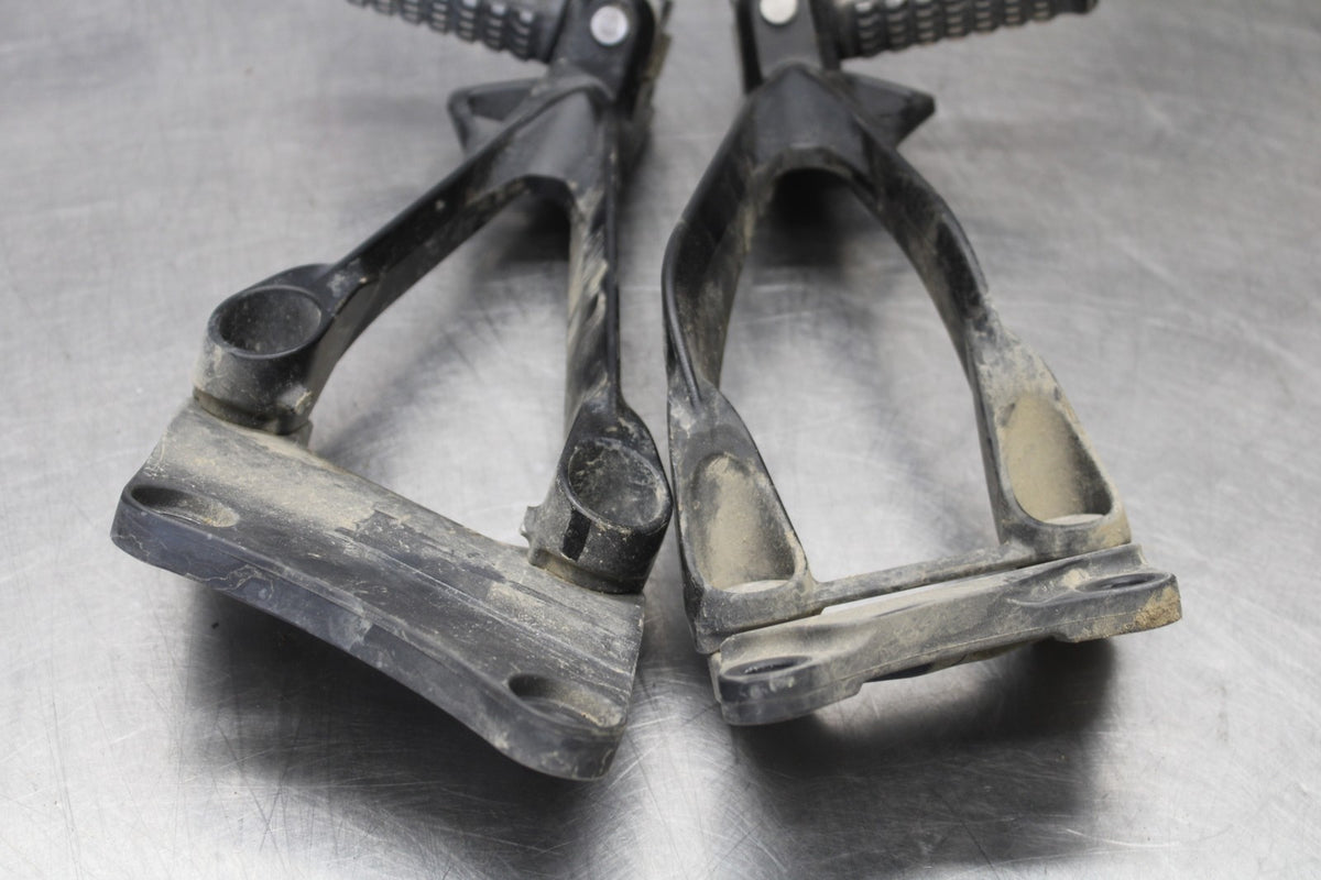 08 KAWASAKI ZX6R REAR BACK PASSENGER PEG SET PAIR BB896