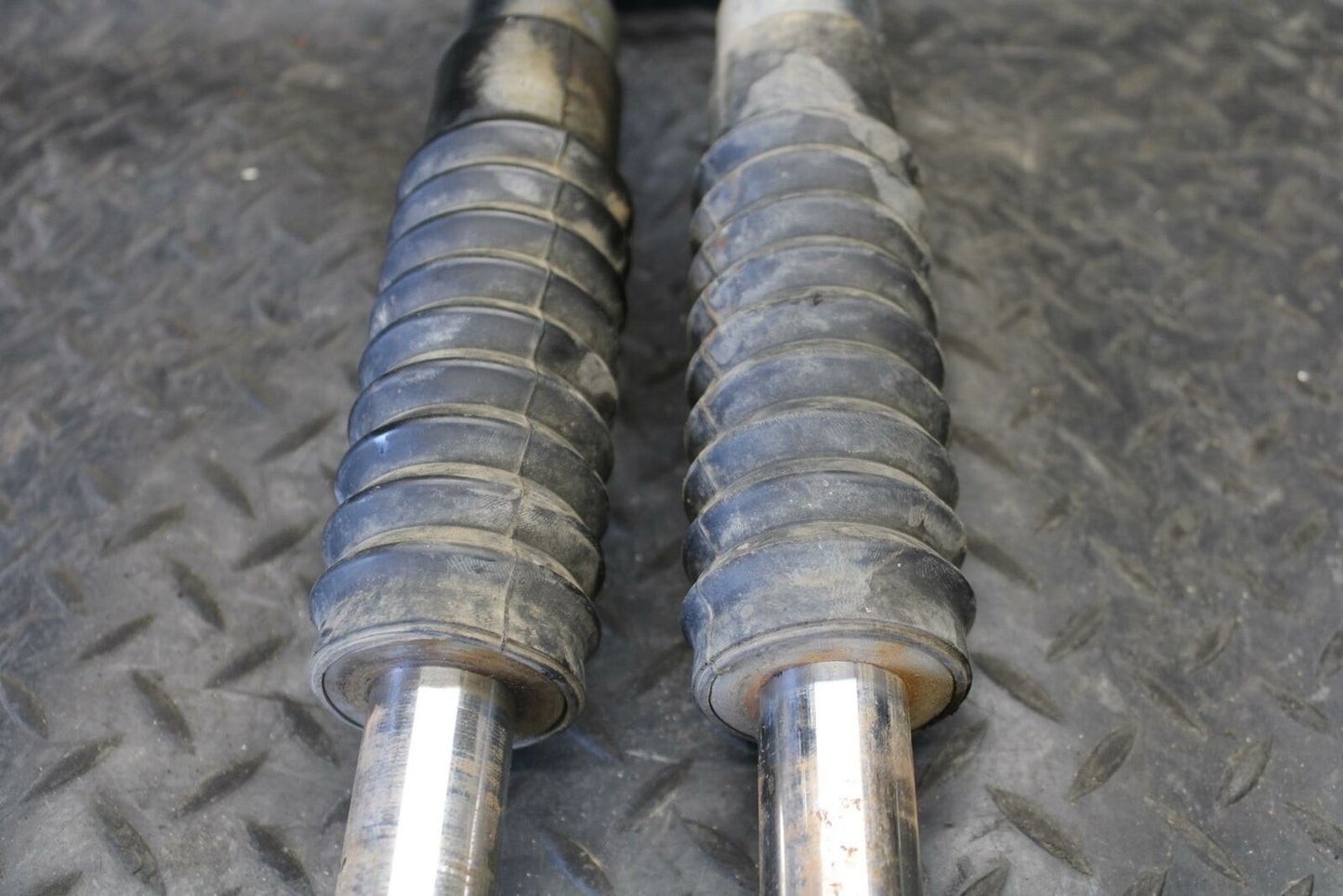 71 YAMAHA L5 RIGHT LEFT FRONT SUSPENSION FORKS SHOCKS BB230