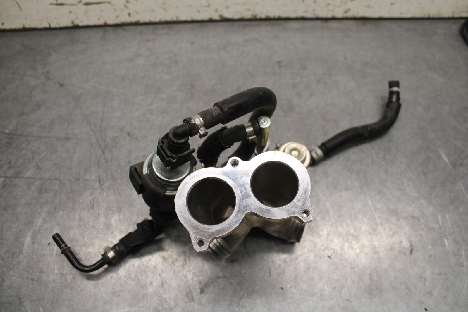 17-24 YAMAHA BOLT XVS950 AIR INTAKE MANIFOLD BB729