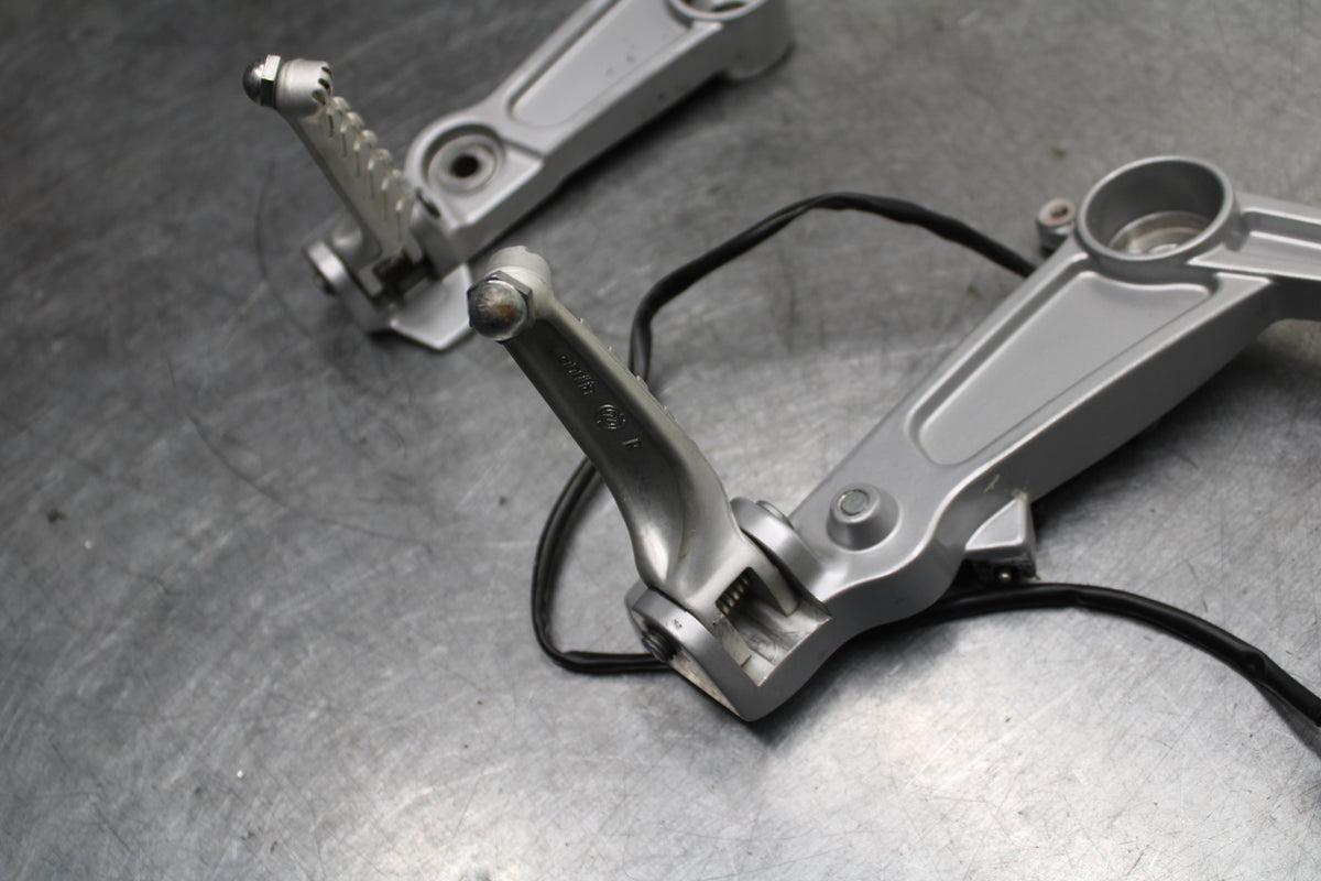 21-24 APRILIA TUONO 660 FACTORY RIGHT LEFT REARSETS REAR SET FOOT PEGS  BB733