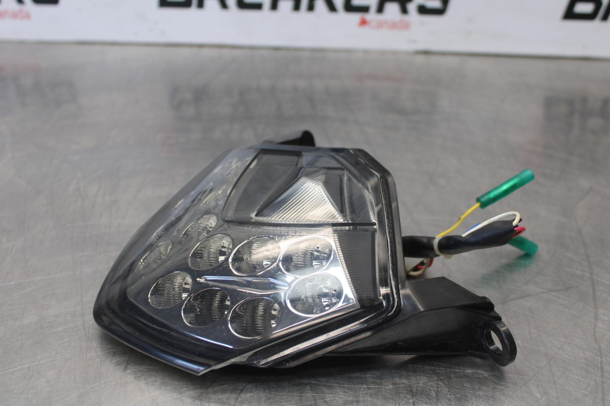 08 KAWASAKI NINJA ZX10R AFTERMARKET REAR TAIL TAILLIGHT BACK BRAKE LIGHT BB902