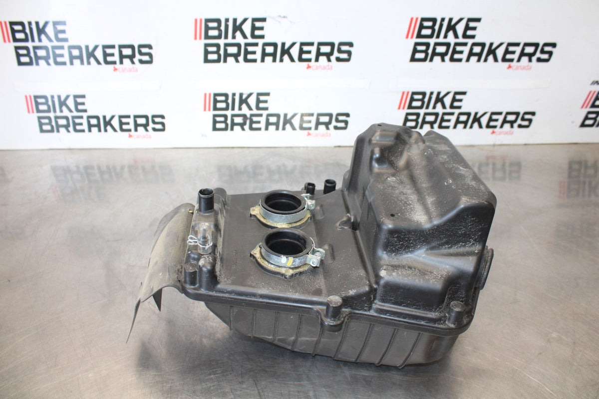 24-25 KAWASAKI NINJA 500 ABS AIRBOX AIR INTAKE FILTER BOX BB899