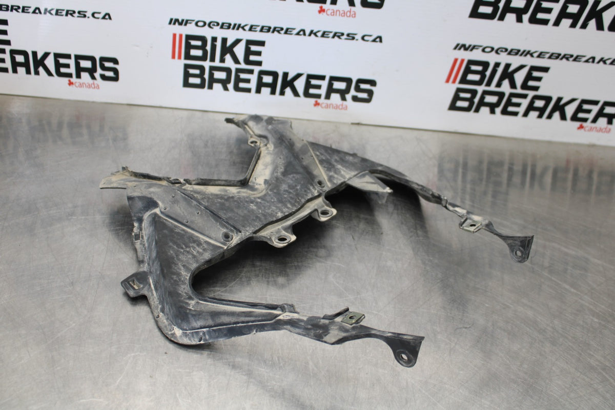 19-23 KAWASAKI NINJA ZX6R CENTER REAR BACK TAIL FAIRING COWL BB188