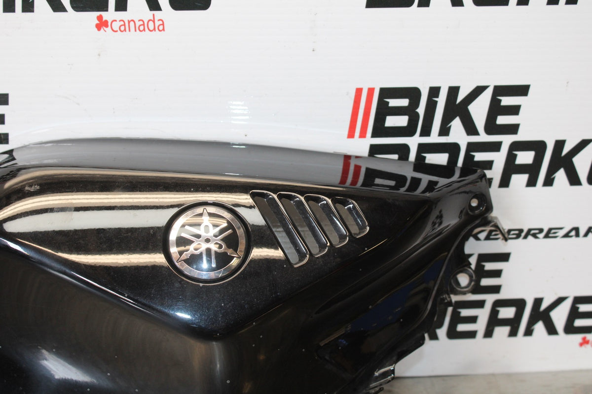 22-25 YAMAHA YZF R7 RIGHT GAS TANK FUEL CELL PANEL COVER TRIM COWL BB176