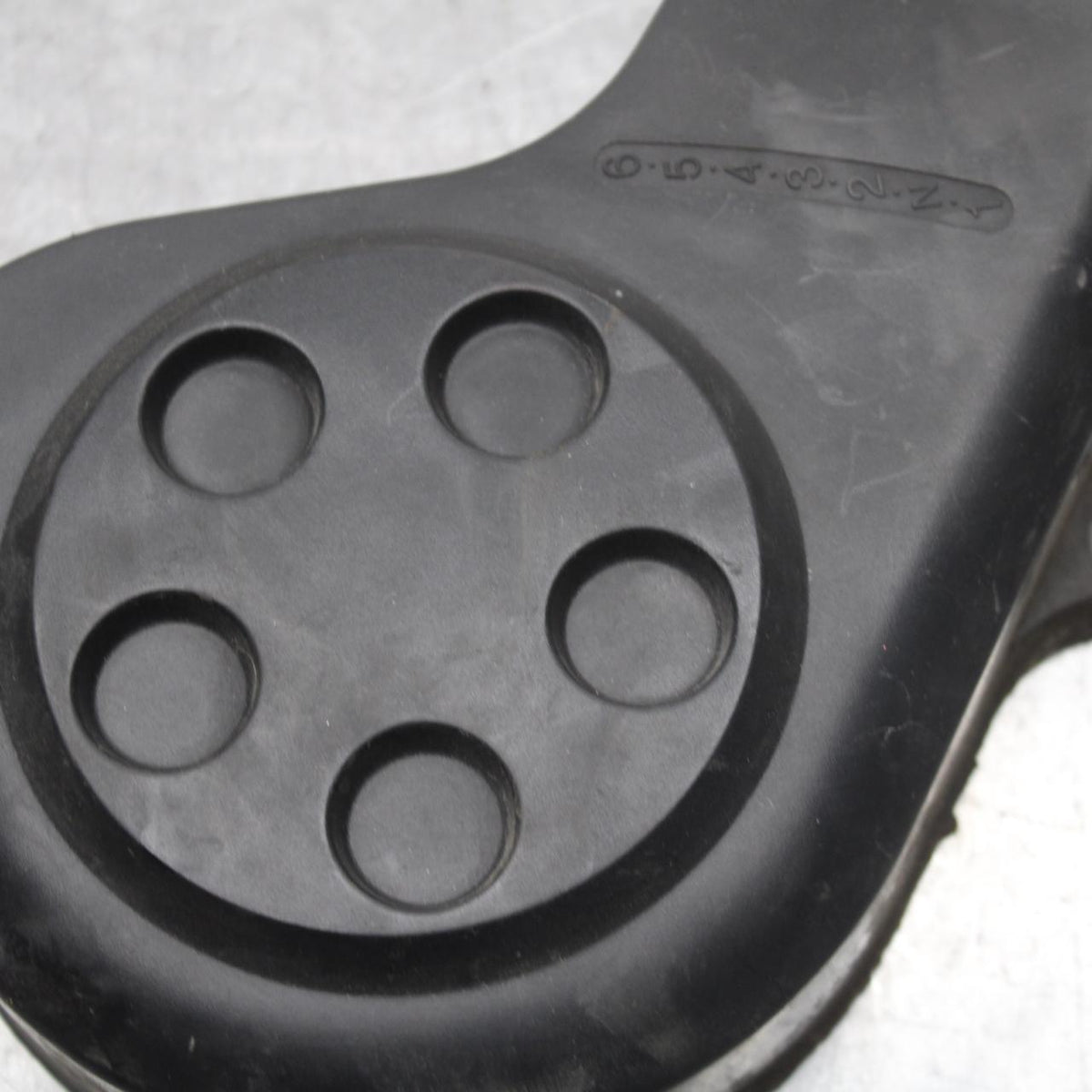 01-06 HONDA CBR600F4I ENGINE SPROCKET COVER BB644