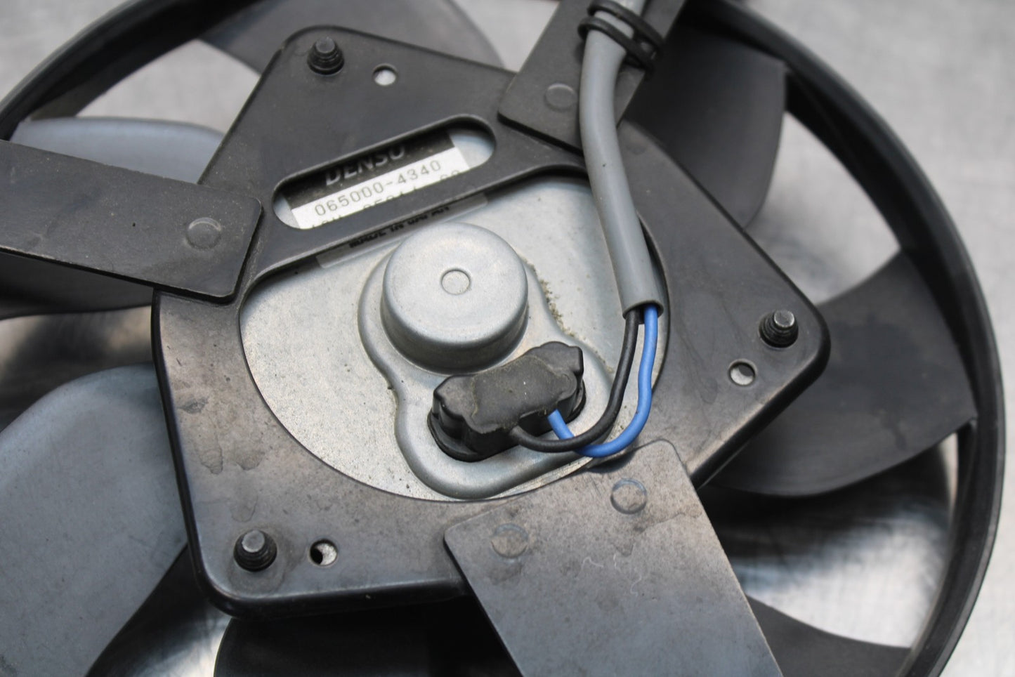 21-23 KAWASAKI NINJA ZX6R ENGINE RADIATOR COOLING FAN BB179