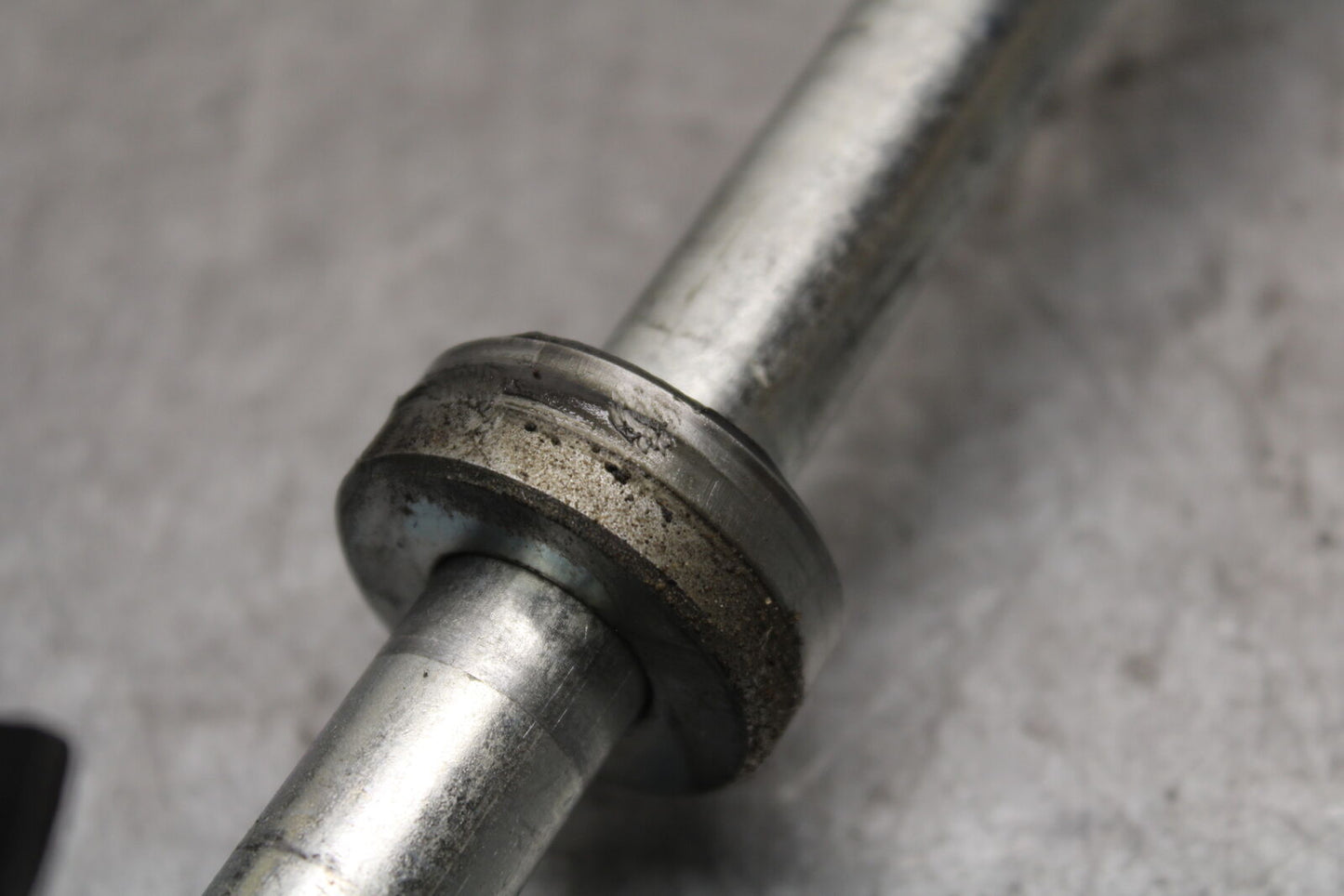 18-23 KAWASAKI NINJA 400 REAR AXLE BACK WHEEL RIM PIVOT BOLT AXEL BB660