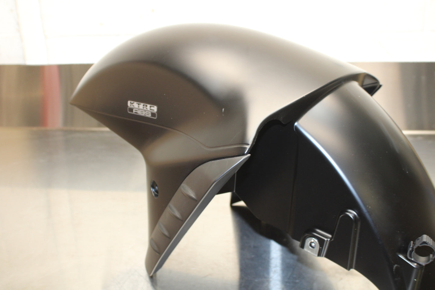 23-24 KAWASAKI NINJA ZX14R FRONT WHEEL FENDER COWL FAIRING BB141