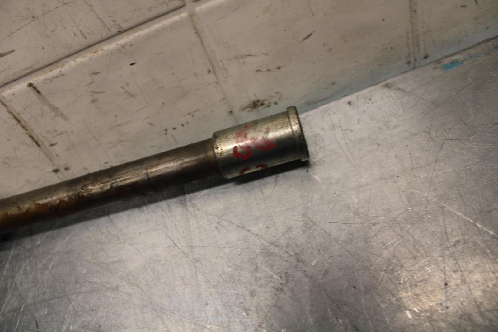 00-01 KAWASAKI ZZR600 FRONT WHEEL RIM AXLE PIVOT BOLT BB31