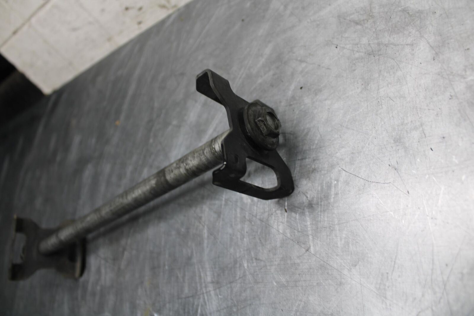 08-12 KAWASAKI NINJA 250R EX250J REAR AXLE BACK WHEEL RIM PIVOT BOLT AXEL BB496