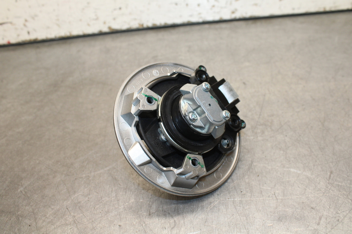 24 KAWASAKI NINJA 500 ABS FUEL TANK GAS CAP BB730