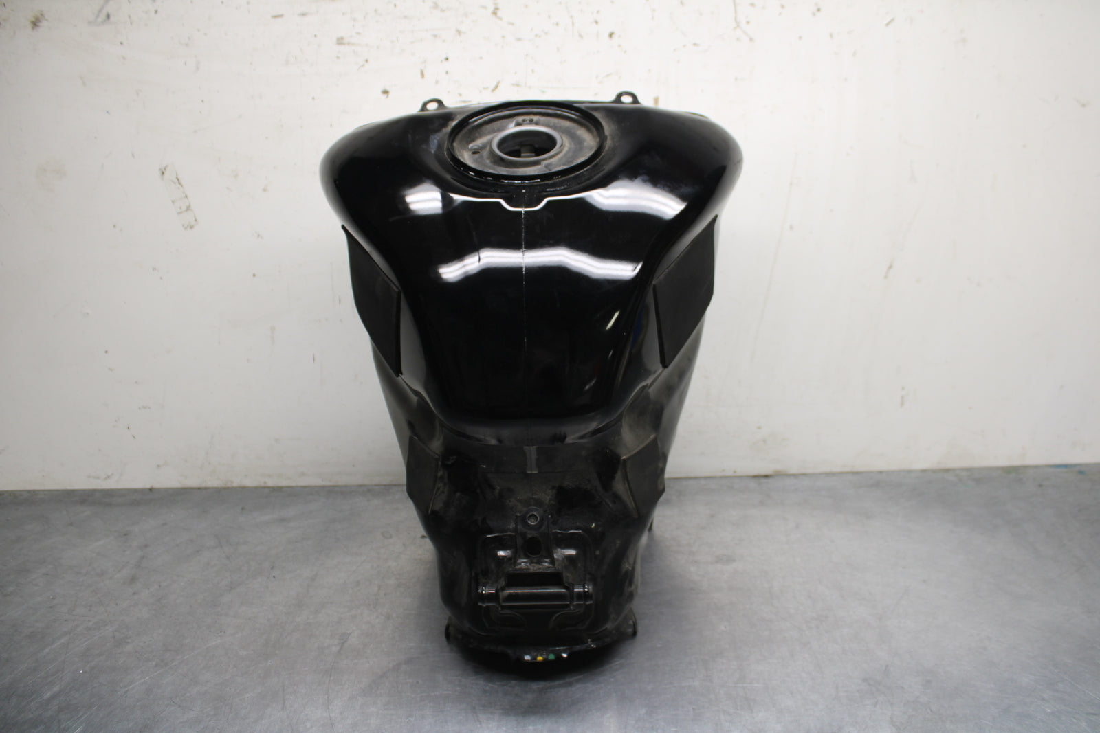 09 HONDA CBR600RR GAS TANK FUEL CELL PETROL RESERVOIR BB760
