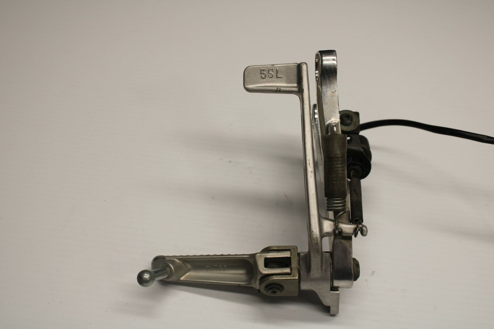 05 YAMAHA YZF R6S RIGHT REARSET REAR SET DRIVER FOOT PEG REST STOP BB234